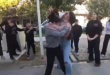 ortaokullu kizlar birbirine girdi arkadaslari ayirmak yerine video cekti 81ba2eeb08cb |