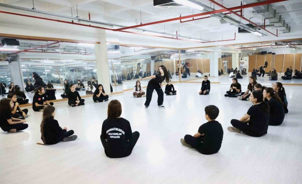 osmangazi belediyesi gelecegin danscilarini yetistiriyor f9f8c7d1d20e |