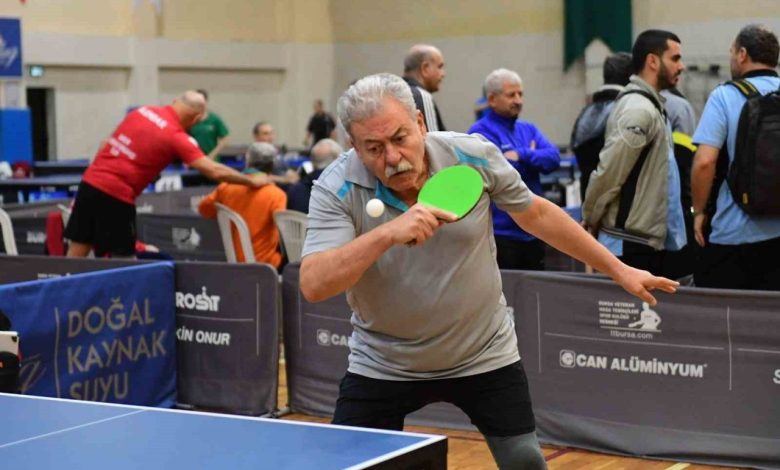 Osmangazi’de veteran sporcular final için ter döktü 1 osmangazide veteran sporcular final icin ter doktu a3c2ddb42de0 |