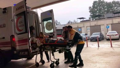 otomobil tirin altina girdi 4 yarali 876e357884c8 |