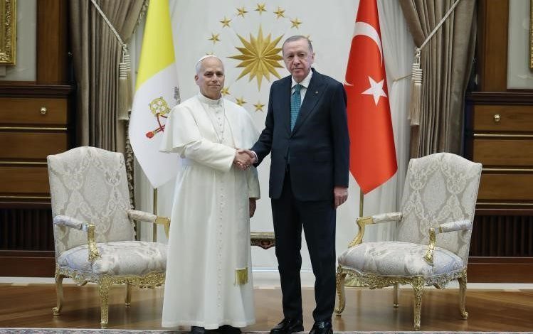 papa 14 leo ziyaret logosundaki kopru turkiyenin dunyadaki rolunu anlatiyor 3580c24fe107 |