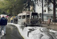 park halindeki minibus kule dondu o anlar kamerada 4dea0e0617fe |