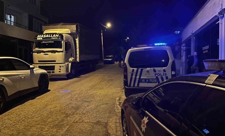 Park yeri yüzünden tartıştığı komşusunu silahla vurarak ağır yaraladı 1 park yeri yuzunden tartistigi komsusunu silahla vurarak agir yaraladi 48dd7605cb0d |