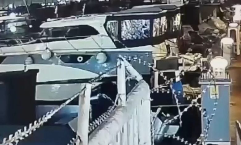 pendik marinada denize dusup pervaneye takilan adam feci sekilde hayatini kaybetti fb552db0540b |