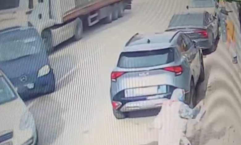 Pendik’te şoförünün direksiyon başında uyuduğu iddia edilen tır 5 araca birden çarptı 1 pendikte soforunun direksiyon basinda uyudugu iddia edilen tir 5 araca birden carpti f701774fcc6f |