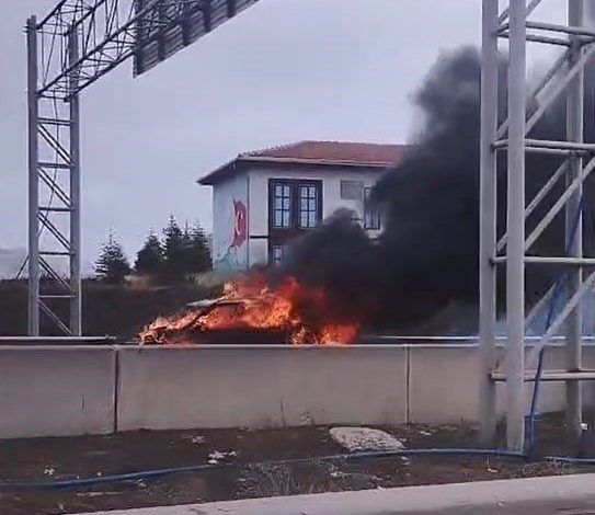 pursaklarda arac yangini 743cf404f878 |