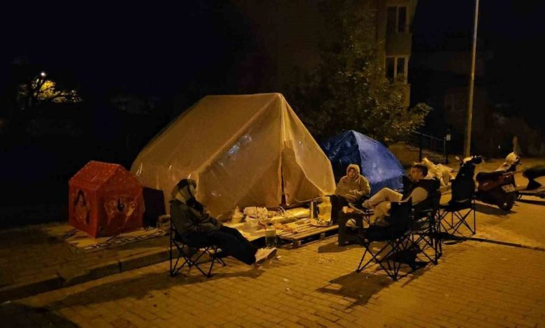 sindirgida depremler vatandasi tedirgin ediyor df71dc4b9fc5 |