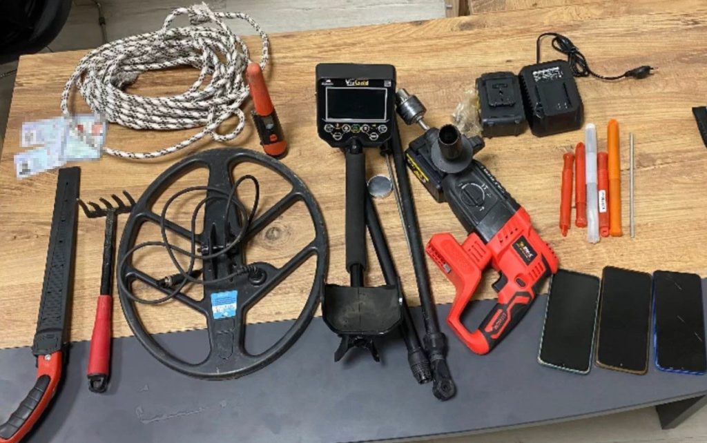 sultanbeylide ormanlik alandaki kacak kazida 3 supheli sucustu yakalandi 0bb569b63e27 |