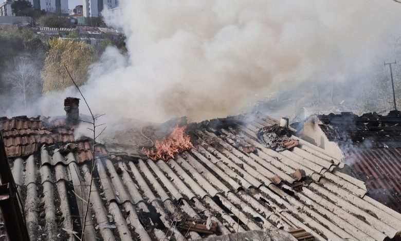 sultangazide gecekonduda korkutan yangin 31a4ab42afb1 |