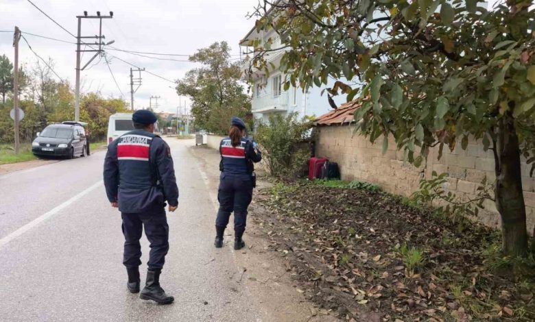 supheli valiz ekipleri teyakkuza gecirdi 64df46069e25 |