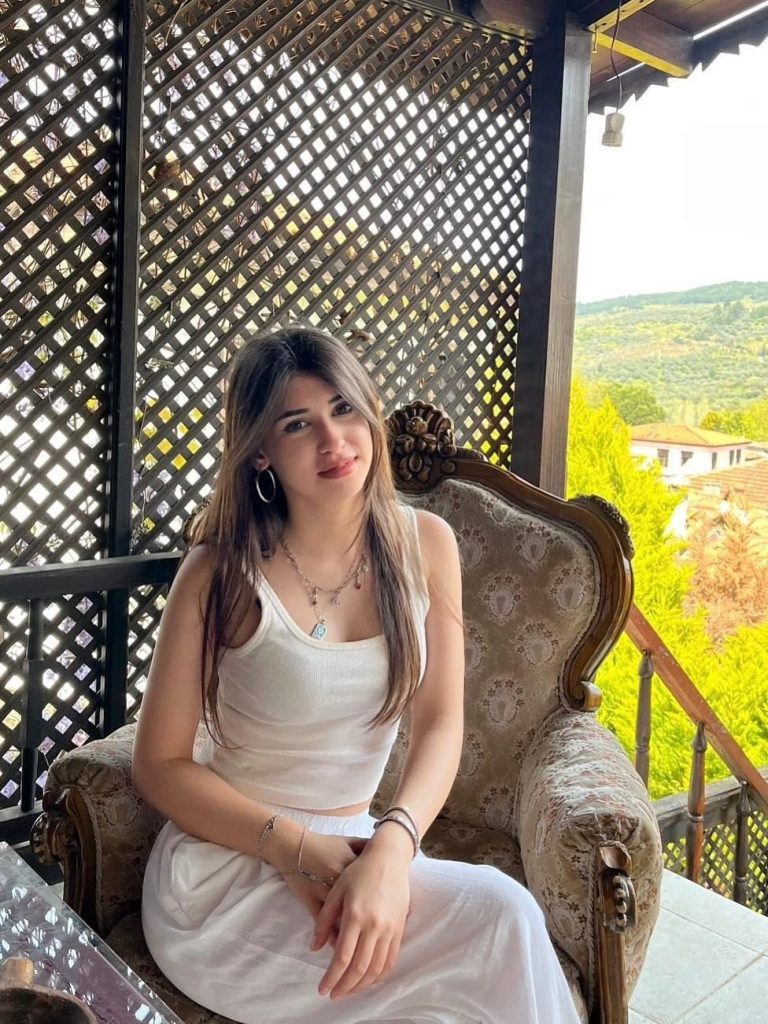 takla atan aractan firlayan genc kiz hayatini kaybetti 19a56d9618db |