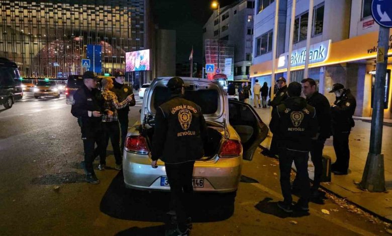 taksimdeki huzur uygulamasinda alkollu surucunun ehliyetine el konuldu 303424eaf217 |