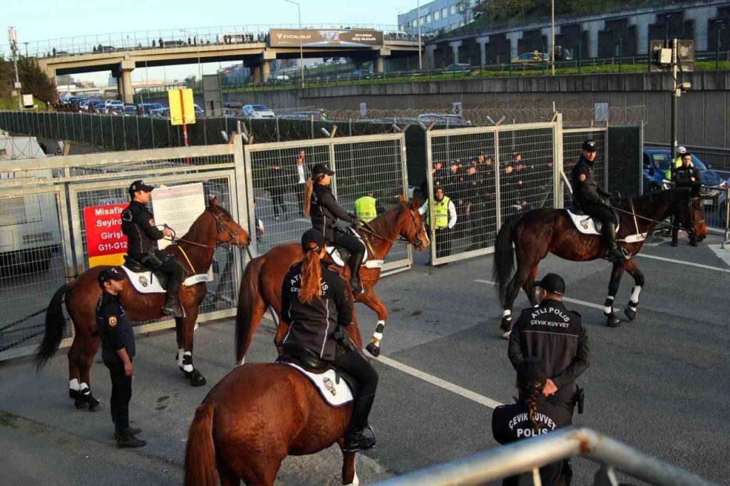 trabzonspor taraftari rams parka geldi 8c4eb605d13e |