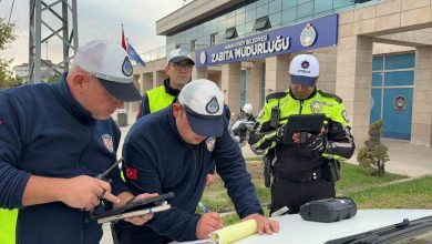 Trafikten kaçmak için kaldırıma çıktı: 2 bin 309 lira ceza yedi 4 trafikten kacmak icin kaldirima cikti 2 bin 309 lira ceza yedi a22a0f471949 |