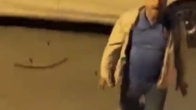 umraniyede esinin ve komsusunun otomobiline sopayla zarar veren kisi kamerada d29346eb8af9 |