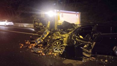 Ümraniye’de otomobil, seyir halindeki kamyonete çarptı : 2 yaralı 9 umraniyede otomobil seyir halindeki kamyonete carpti 2 yarali 8ea92e090b85 |