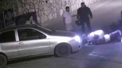 Üsküdar’da yol verme tartışması yumruklu kavgaya dönüştü 6 uskudarda yol verme tartismasi yumruklu kavgaya donustu 77af02a83976 |