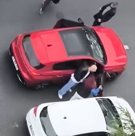 yol verme tartismasinda kadinlar kavga etti 9855680d5b11 |