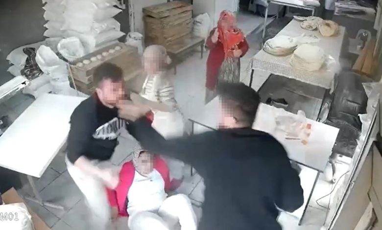 yumruk yumruga borc kavgasinda kadin yerlerde suruklendi f00f2069ff86 |