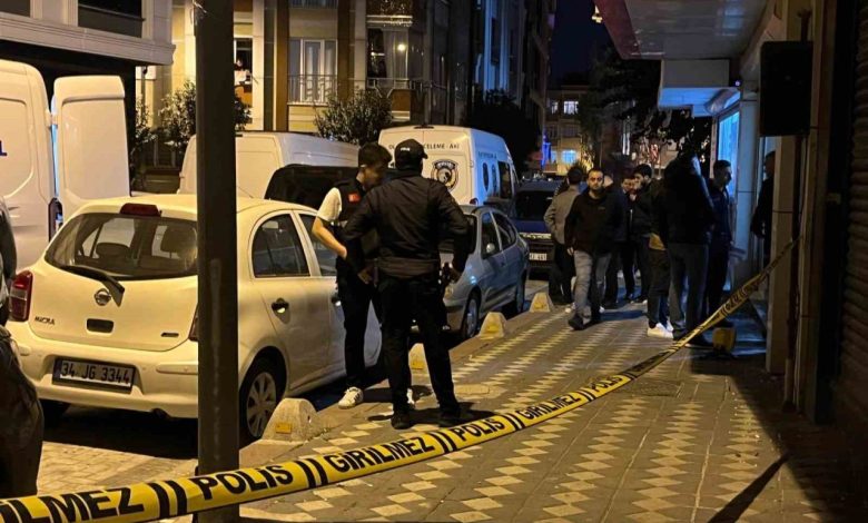 zeytinburnunda silahla vurularak oldurulen iki arkadasin cenazesi adli tip kurumundan alindi 4555c73b4a52 |