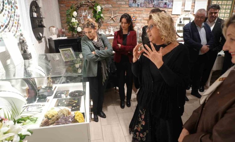 zeytini tasarimlariyla mucevhere donusturdu 4757dba86903 |