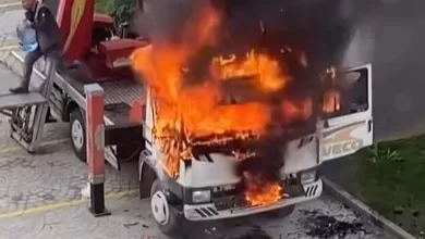 6. kata eşya çıkaran vinçli kamyon alev alev yandı 2 6 kata esya cikaran vincli kamyon alev alev yandi 4b32dc3f0bc0 |