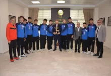 Edremit Anadolu Lisesi'nin şampiyon voleybol takımından kaymakam Odabaş'a ziyaret 25 WhatsApp Image 2025 12 15 at 145345 3 |