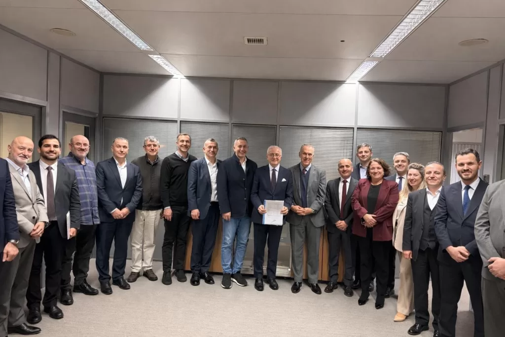 aksa dogalgaz agdasi bunyesine katti 0cb121f38f53 |