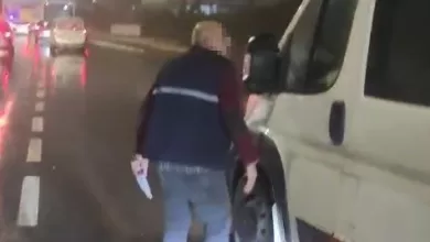 arnavutkoyde trafikte bicakli gerginlik 945f61ce871a |