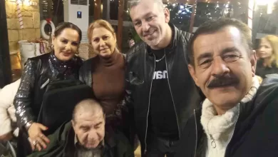 ayvalikli sanatcilar kocabiyik ve ozalpten yaslilara erken yeni yil kutlamasi 549ad1bd7560 |