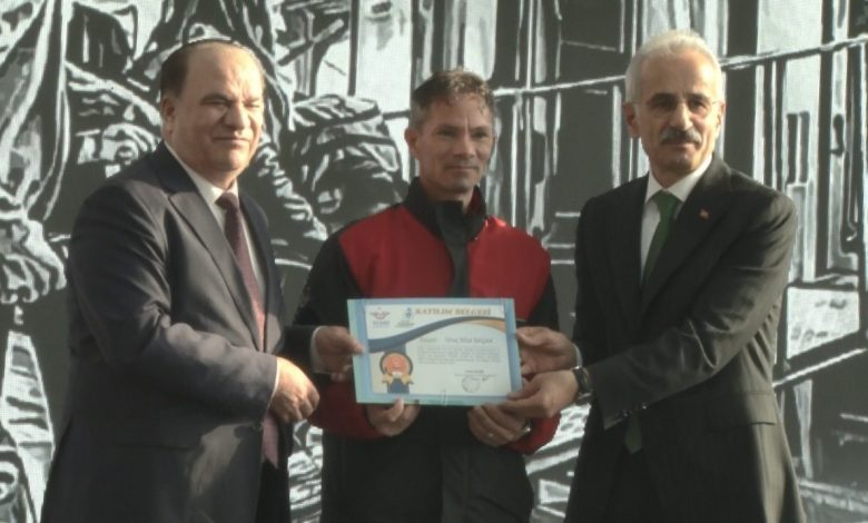 bakan uraloglu 10 milyondan fazla engelli yolcumuz ucretsiz seyahat hakkindan yararlandi 9eafd33ba100 |