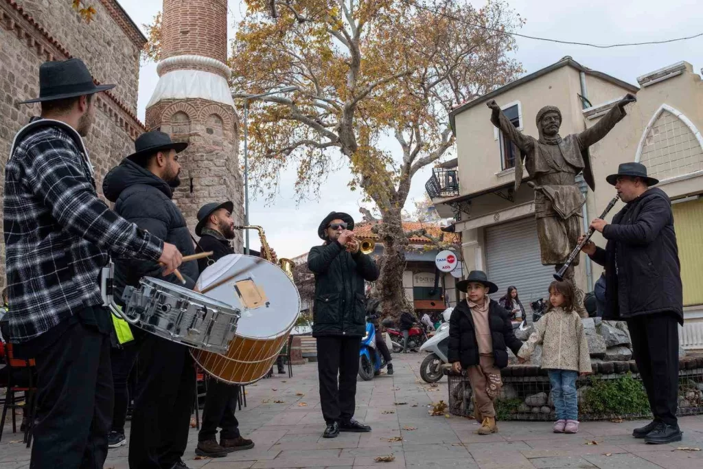 bergamali kadinlardan tarihi arastada panayir 09c5a24d1749 |