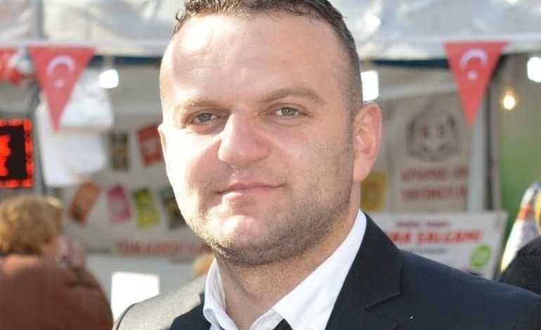 bobrek ameliyati sonrasi hayatini kaybeden ekrem sarlinin olumu ile ilgili adli tip hastaneyi sorumlu tuttu aeb54edc9e03 |