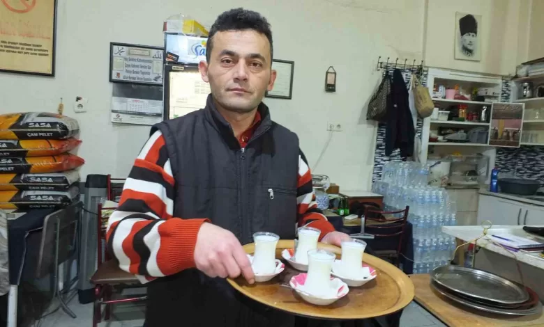 burhaniyede kahvehanelerde cay yerine sut iciliyor 51bcced68b8a |