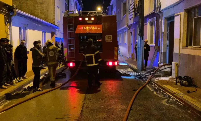 bursada binanin catisinda cikan yangin korkuttu 1ff24079a827 |