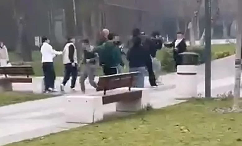 Bursa’da iki grup arasındaki kavga kamerada 1 bursada iki grup arasindaki kavga kamerada 1c61570e8024 |