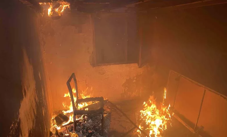 bursada terk edilen evde cikan yangin panige neden oldu 8f9e04105edf |