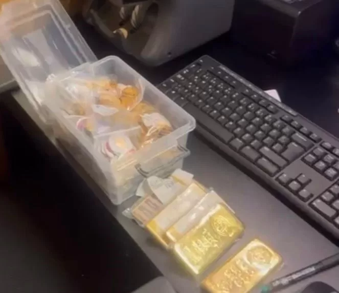 buyukcekmece adliyesinin adli emanet kasasindan calinan altinlarin fotografi ortaya cikti 89ca8d555517 |