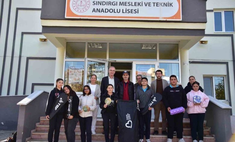 buyuksehirden okullara spor ekipmani destegi 7f1e85faf083 |