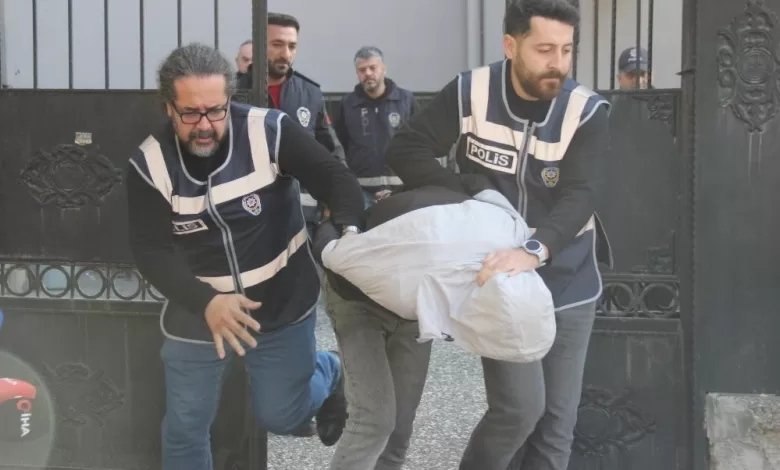 Çocuklarının boğazına bıçak dayayan o babaya tahliye 1 cocuklarinin bogazina bicak dayayan o babaya tahliye 430f2ed5388e |