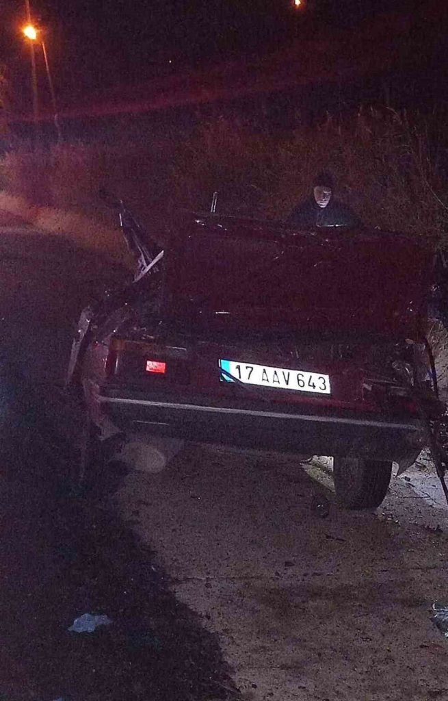 direksiyon hakimiyetini kaybedip agaca carpan surucu hayatini kaybetti cd17653212f9 |