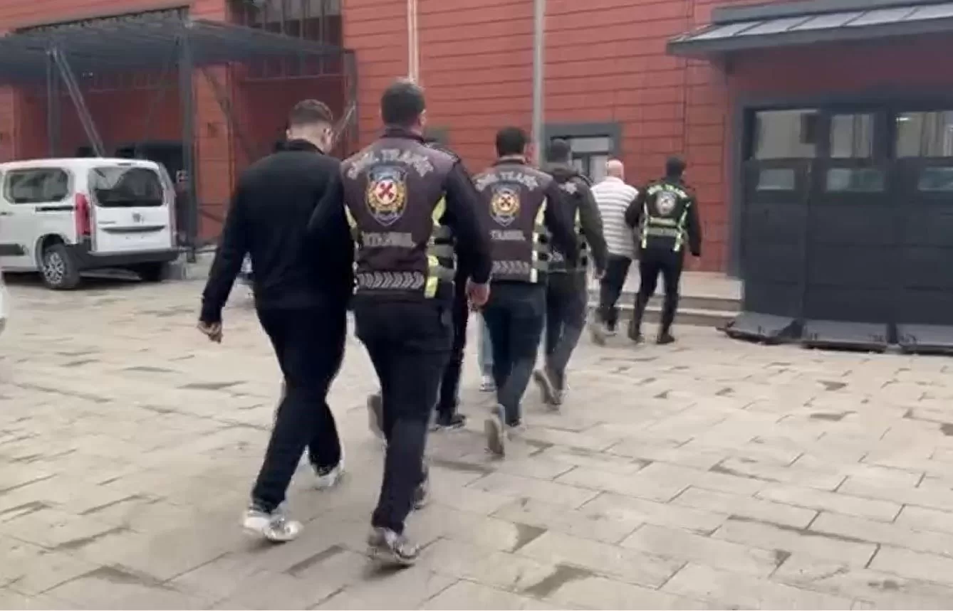 Düğün konvoyunda trafiği tehlikeye atan şahıslara 15 bin 888 TL ceza