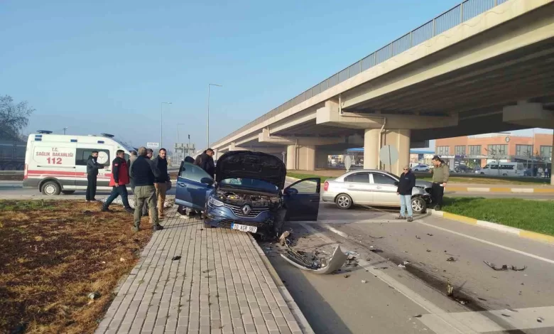 Dur levhasına uymadı, kavşakta kaza: 1 yaralı 1 dur levhasina uymadi kavsakta kaza 1 yarali 5f9b4c132c00 |