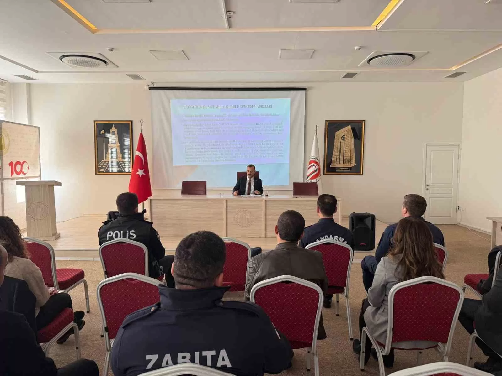 Eceabat’ta bağımlılıkla mücadele için bir araya gelindi