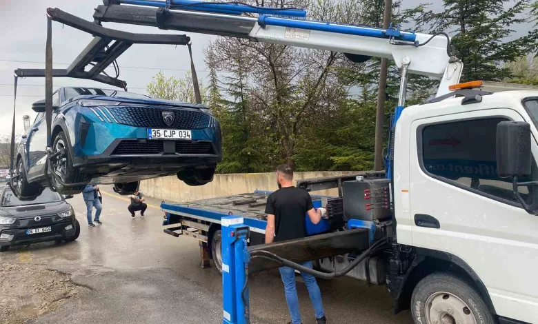 Elektrikli otomobilin yakınına yıldırım düştü, milyonluk araç ’hurda’ oldu 1 elektrikli otomobilin yakinina yildirim dustu milyonluk arac hurda oldu a6717e2485c4 |