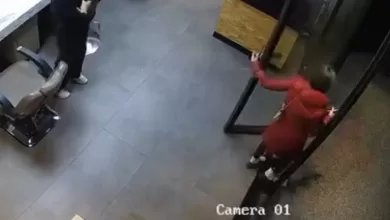 esenyurtta kuaforde islem yaptiran kadin kartimi arabada unuttum bahanesiyle kacti b3e96eb162c4 |