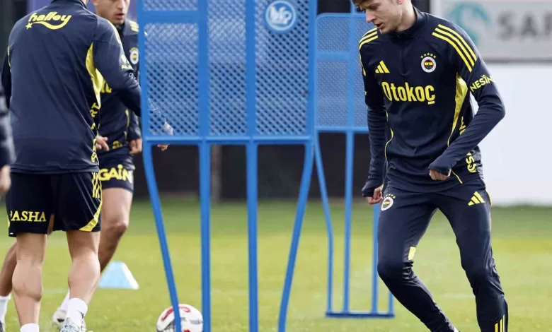 fenerbahce eyupspor macinin hazirliklarina basladi 0dad6393e33f |