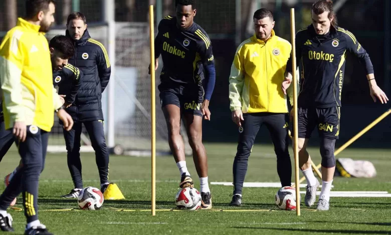 Fenerbahçe’de Eyüpspor mesaisi devam etti 1 fenerbahcede eyupspor mesaisi devam etti 86cd442283f9 |