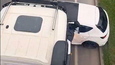 hafriyat kamyonu onune aldigi otomobili 100 metre surukledi 572aab7adfbb |