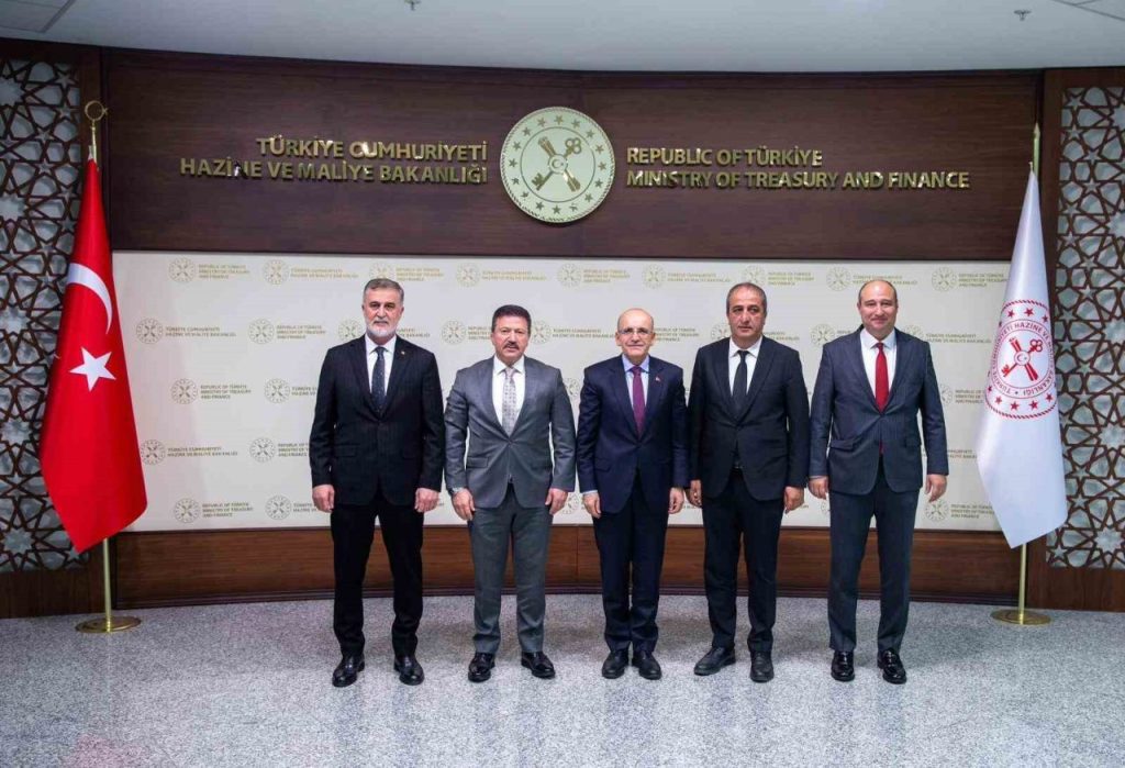 hazine ve maliye bakani simsek tsof genel baskani yigineri kabul etti 05be3e48c49d |